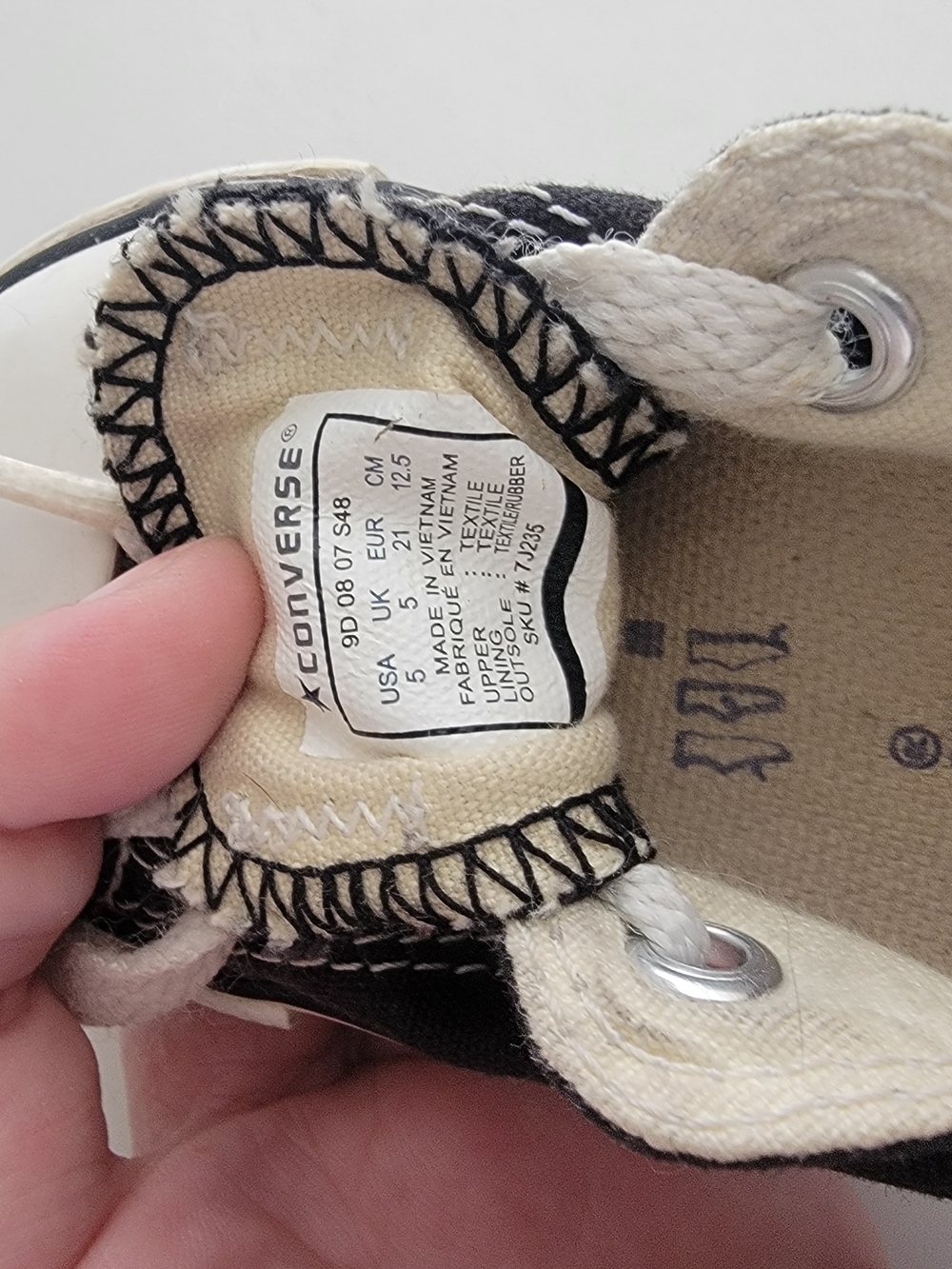 Converse Toddler Baby Black and White Low Top Sneakers Size 5 - Picture 5 of 5